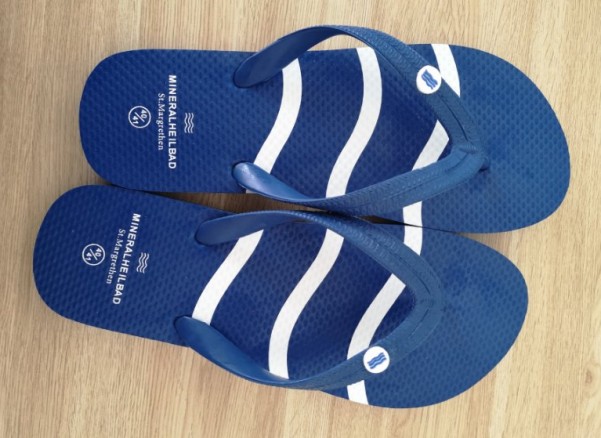 Rubber teenslipper Mineralheilbad (Zwitserland) Rubber teenslipper Mineralheilbad (Zwitserland)