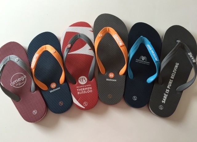 Rubber teenslippers met opdruk